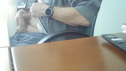 Snapshot of hpeter111 chatting on 12.30.24 Peter online show from 12.30.24