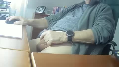 Snapshot of hpeter111 chatting on 02.06.25 Peter online show from 02.06.25