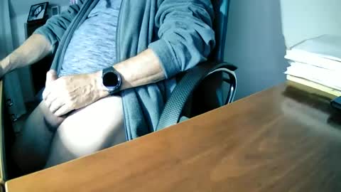 Snapshot of hpeter111 chatting on 09.24.25 Peter online show from 09.24.25