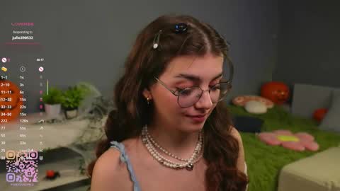 Diane online show from 10.26.25