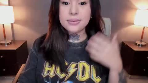 Snapshot of hubadera chatting on 10.19.25 hubadera online show from 10.19.25