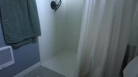 Snapshot of hubbwc chatting on 10.20.25 hubbwc online show from 10.20.25