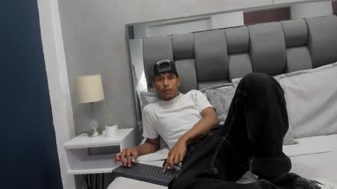 Snapshot of hudson_beasley chatting on 10.17.25 Hudson Beasley online show from 10.17.25