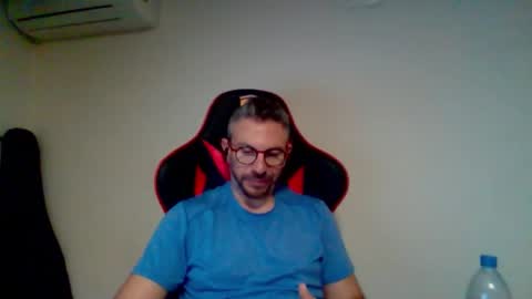 Snapshot of huge__cumshot chatting on 02.17.26 huge__cumshot online show from 02.17.26