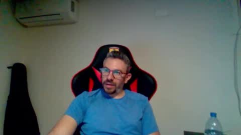 Snapshot of huge__cumshot chatting on 02.24.26 huge__cumshot online show from 02.24.26