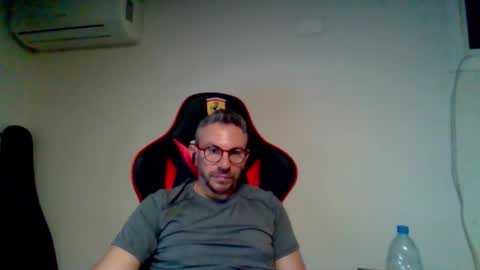 Snapshot of huge__cumshot chatting on 03.10.26 huge__cumshot online show from 03.10.26