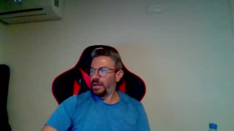 Snapshot of huge__cumshot chatting on 06.12.26 huge__cumshot online show from 06.12.26