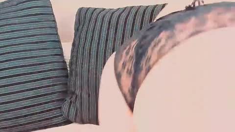 Snapshot of huge_booobs chatting on 12.17.24 milli online show from 12.17.24