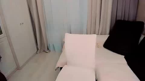 Snapshot of huge_booobs chatting on 02.20.25 milli online show from 02.20.25