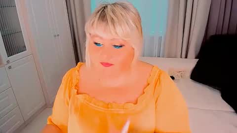 Snapshot of huge_booobs chatting on 09.09.25 milli online show from 09.09.25