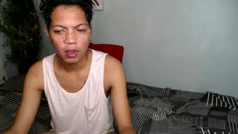 Snapshot of huge_twilight chatting on 12.02.24 joemari online show from 12.02.24