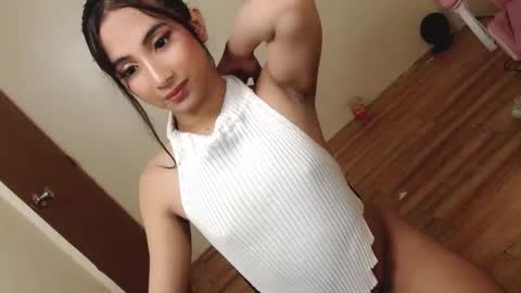 Snapshot of hugeasiancockandrea chatting on 12.26.24 drea online show from 12.26.24