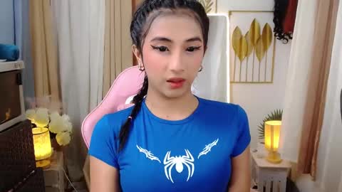 Snapshot of hugeasiancockandrea chatting on 03.07.25 drea online show from 03.07.25