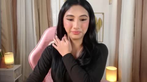 Snapshot of hugeasiancockandrea chatting on 09.12.25 drea online show from 09.12.25