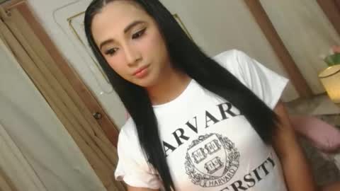 Snapshot of hugeasiancockandrea chatting on 10.05.25 drea online show from 10.05.25