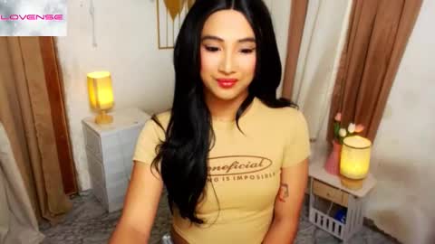 Snapshot of hugeasiancockandrea chatting on 11.03.25 drea online show from 11.03.25