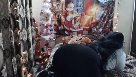 Snapshot of hugeassdevil chatting on 12.22.24 hugeassdevil online show from 12.22.24