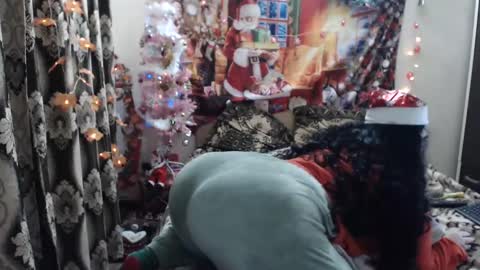 Snapshot of hugeassdevil chatting on 12.28.24 hugeassdevil online show from 12.28.24