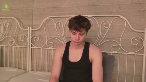 Snapshot of hugebangins_ chatting on 11.06.25 ANTHONY online show from 11.06.25