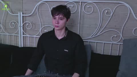 Snapshot of hugebangins_ chatting on 11.09.25 ANTHONY online show from 11.09.25