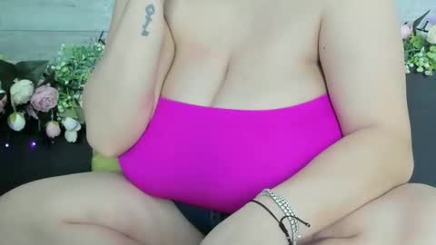 Snapshot of hugeboobserin chatting on 02.05.26 Erin online show from 02.05.26