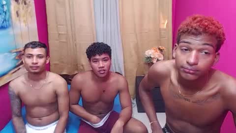 Snapshot of hugecock_black chatting on 01.09.26 jose bigcock i like masturbate my big dick and finger my ass hole i am so hot online show from 01.09.26