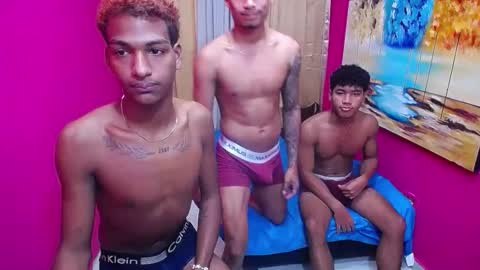 Snapshot of hugecock_black chatting on 01.14.26 jose bigcock i like masturbate my big dick and finger my ass hole i am so hot online show from 01.14.26