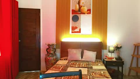 Snapshot of hugecock_nathalie15 chatting on 11.06.25 nathalie online show from 11.06.25