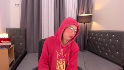 hugecock_pretty714250 online show from 12.14.25