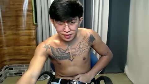 Snapshot of hugecockchristian chatting on 10.05.25 hugecockchristian online show from 10.05.25