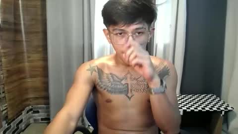 Snapshot of hugecockchristian chatting on 11.04.25 hugecockchristian online show from 11.04.25