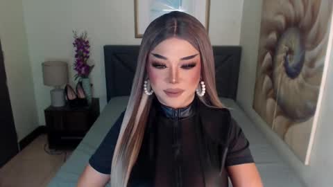 Christine online show from 01.04.25