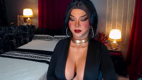 Christine online show from 10.08.25