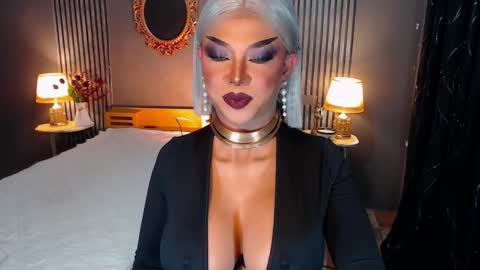 Christine online show from 10.14.25