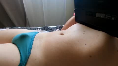 Snapshot of hugecumshots1 chatting on 09.29.25 HugeCumshots online show from 09.29.25