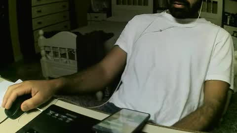 Snapshot of hugeveiny chatting on 11.17.25 hugeveiny online show from 11.17.25