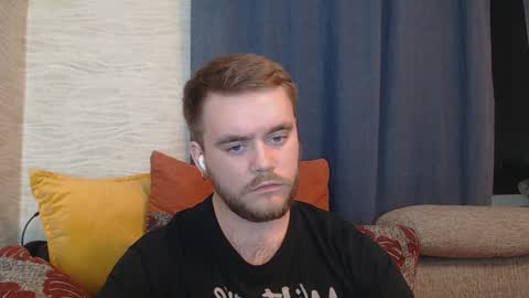 Snapshot of hugo__brad chatting on 12.08.24 Hugo online show from 12.08.24