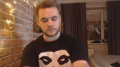 Snapshot of hugo__brad chatting on 01.11.25 Hugo online show from 01.11.25