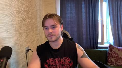Snapshot of hugo__brad chatting on 05.17.26 Hugo online show from 05.17.26