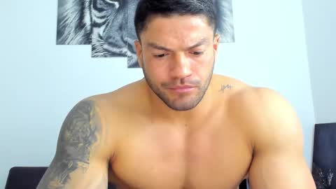 Snapshot of humber_eli chatting on 10.28.25 Eli online show from 10.28.25