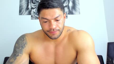 Snapshot of humber_eli chatting on 10.30.25 Eli online show from 10.30.25