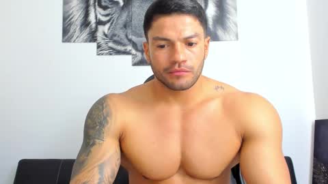 Snapshot of humber_eli chatting on 11.07.25 Eli online show from 11.07.25