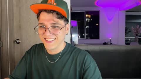 Snapshot of hun_damer chatting on 09.20.25 hun_damer online show from 09.20.25