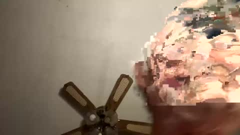 Snapshot of hunglow17 chatting on 12.06.24 hunglow17 online show from 12.06.24