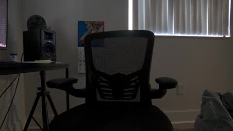 Snapshot of hungpiercedcock chatting on 03.02.25 Mr. Dom online show from 03.02.25