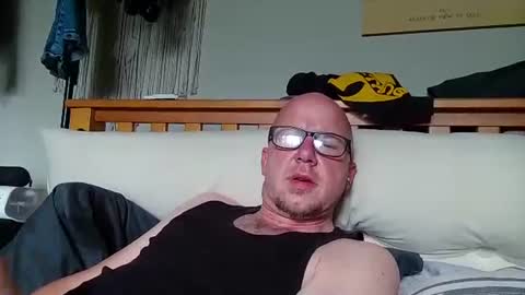 Snapshot of hungsingledad79 chatting on 06.26.26 HuingsingleDad79 online show from 06.26.26