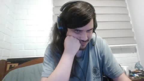 Snapshot of hungweeb chatting on 10.16.25 Rod online show from 10.16.25