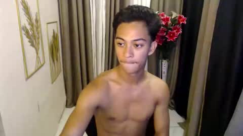 Snapshot of hunk_edward chatting on 04.28.26 hunk_edward online show from 04.28.26