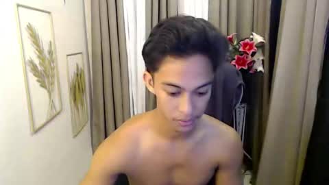 Snapshot of hunk_edward chatting on 05.08.26 hunk_edward online show from 05.08.26