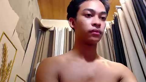 Snapshot of hunk_edward chatting on 05.27.26 hunk_edward online show from 05.27.26